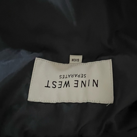 Nine West vest in Navy. Size S/CH. - Picture 2 of 3